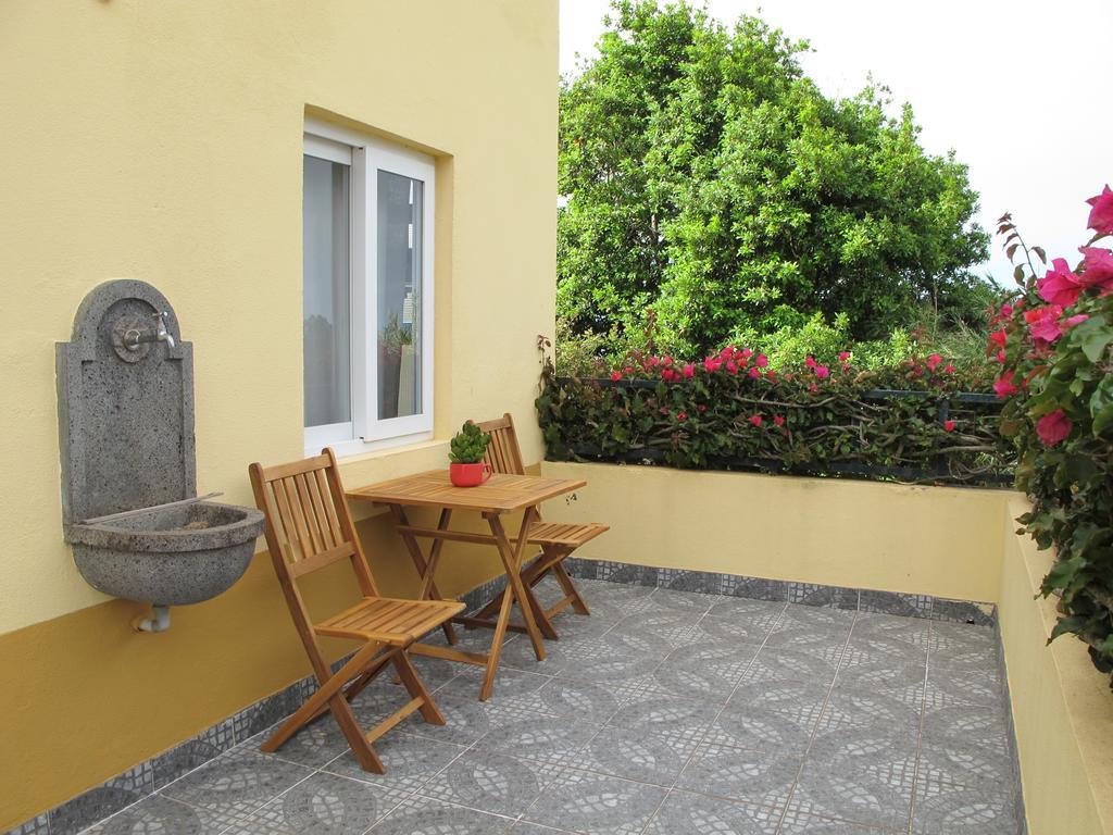 Bisbis House Hostal Porto Moniz Exterior foto