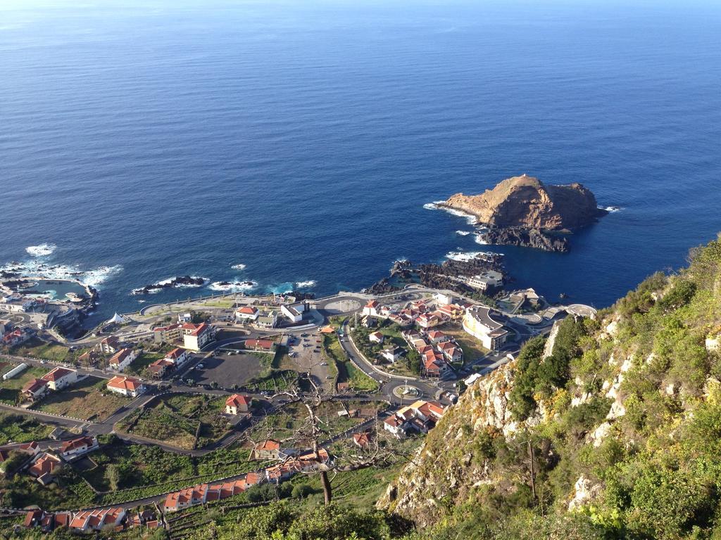 Bisbis House Hostal Porto Moniz Exterior foto