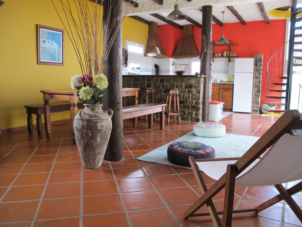 Bisbis House Hostal Porto Moniz Exterior foto